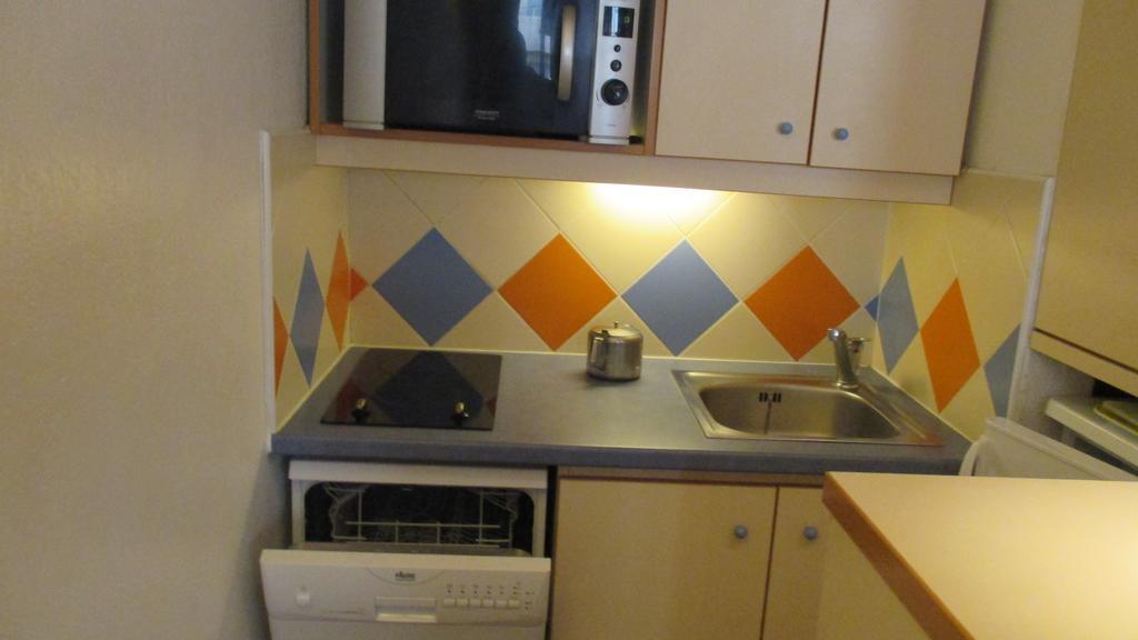 Promenade Des Bains Apartment Saint-Raphaël Habitación foto